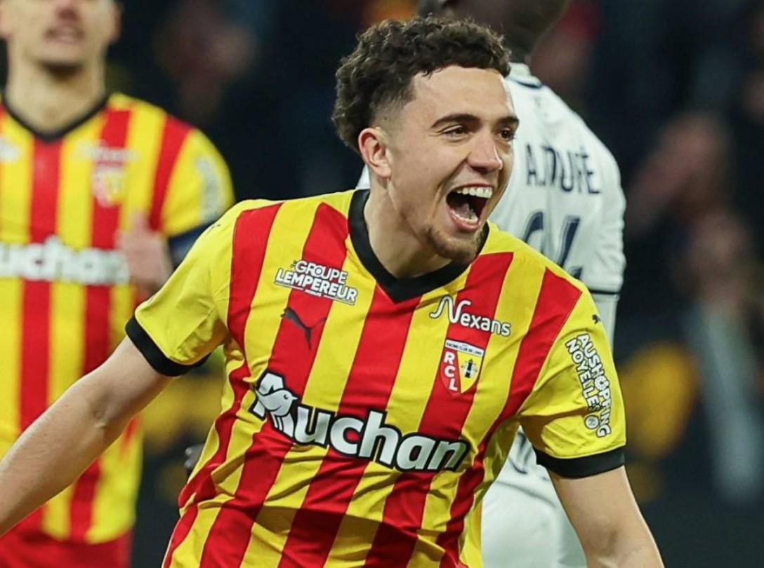 斯基拉：羅馬與朗斯中場(chǎng)簽約五年