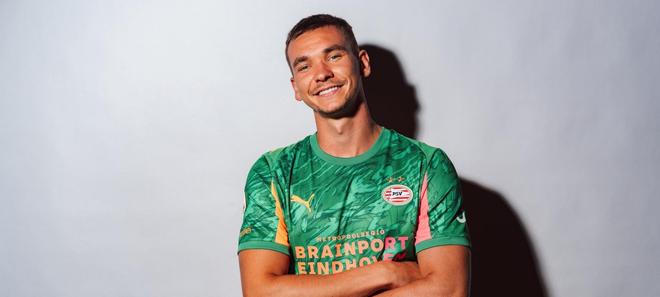 勒瓦庫森門將科瓦日租借埃因霍溫，含買斷權(quán)。