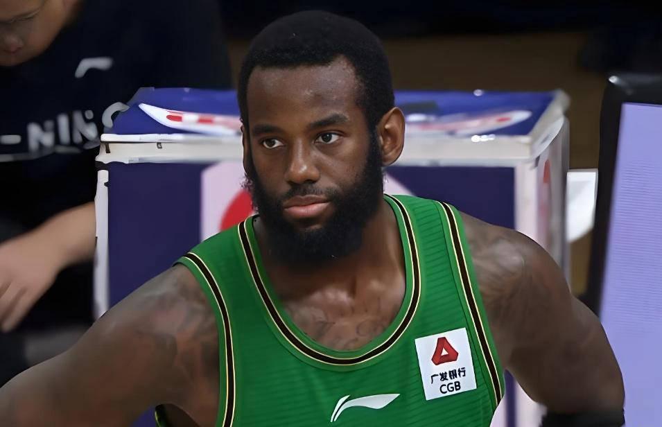 媒體人：廣廈男籃簽亞卡爾-桑普森，衛(wèi)冕冠軍再添強(qiáng)援。