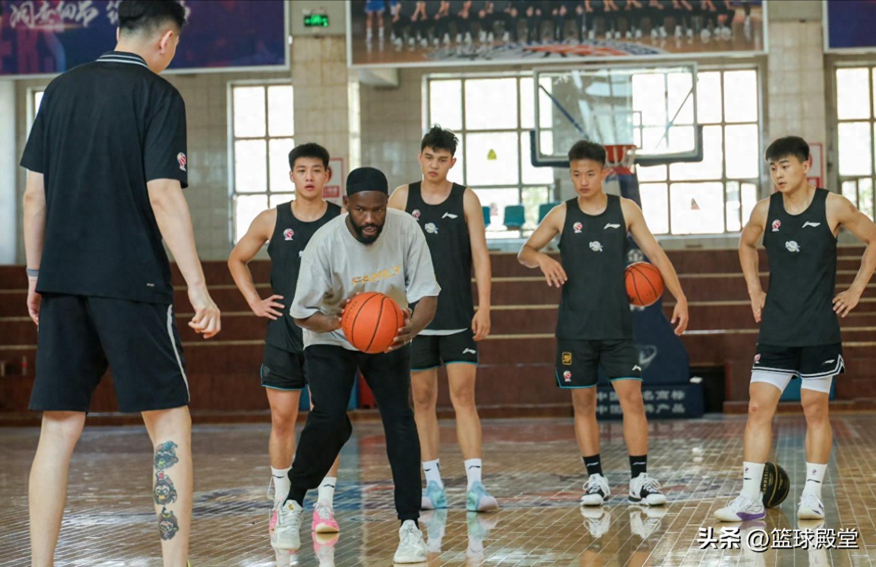 新疆教練團隊再升級！NBA教練與歐洲外援加盟，三分王助陣！