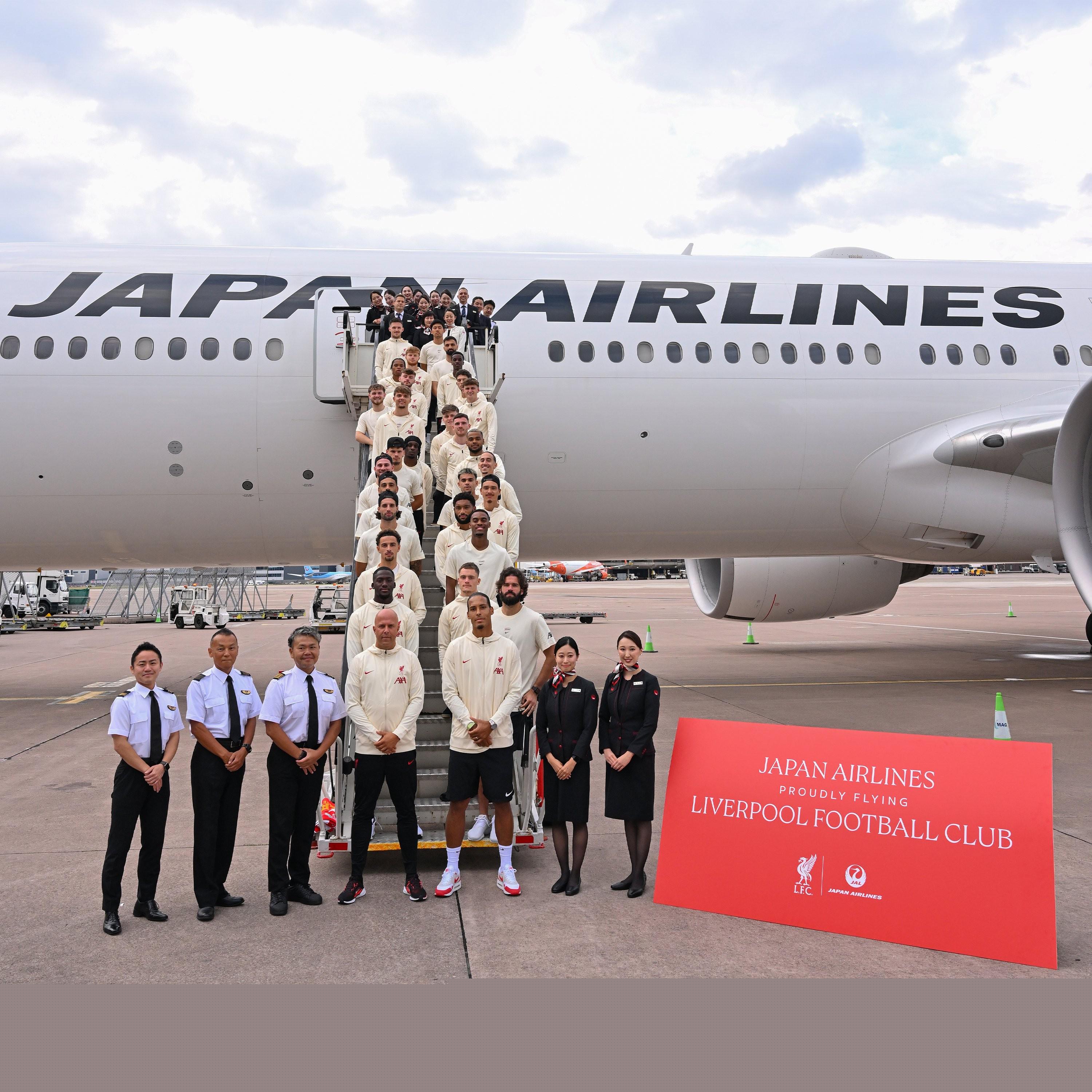利物浦全隊(duì)亞洲行啟程，登機(jī)前合照發(fā)布