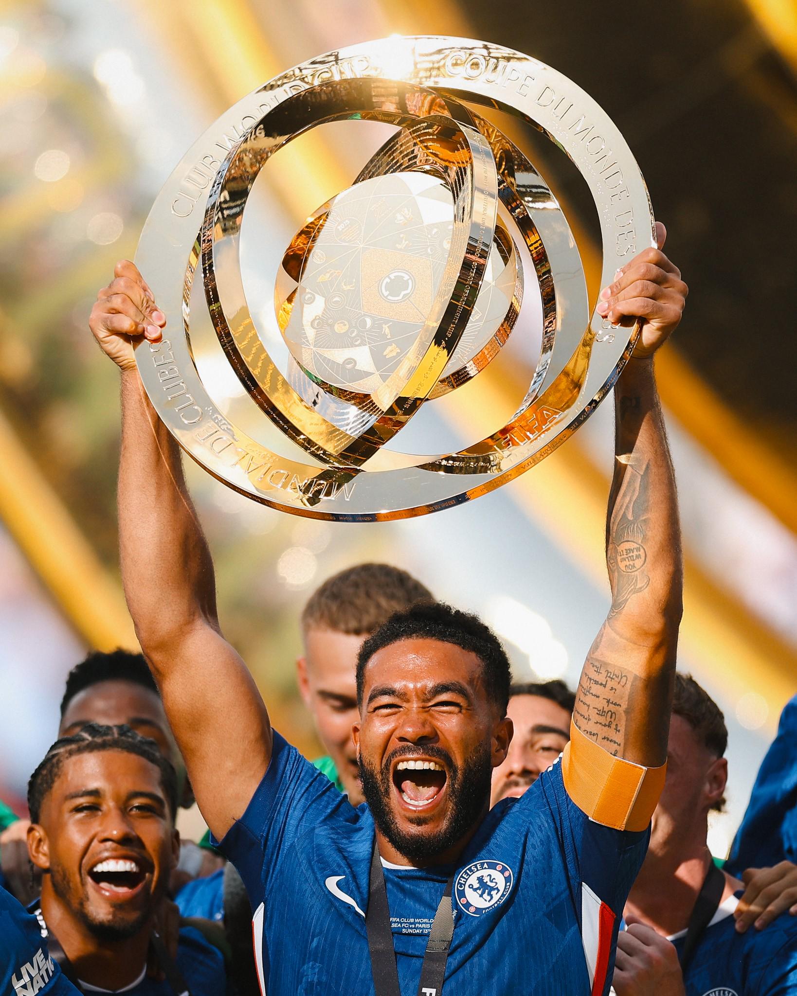 英超俱樂(lè)部轉(zhuǎn)會(huì)收入榜：切爾西領(lǐng)跑，10季共14.4億歐