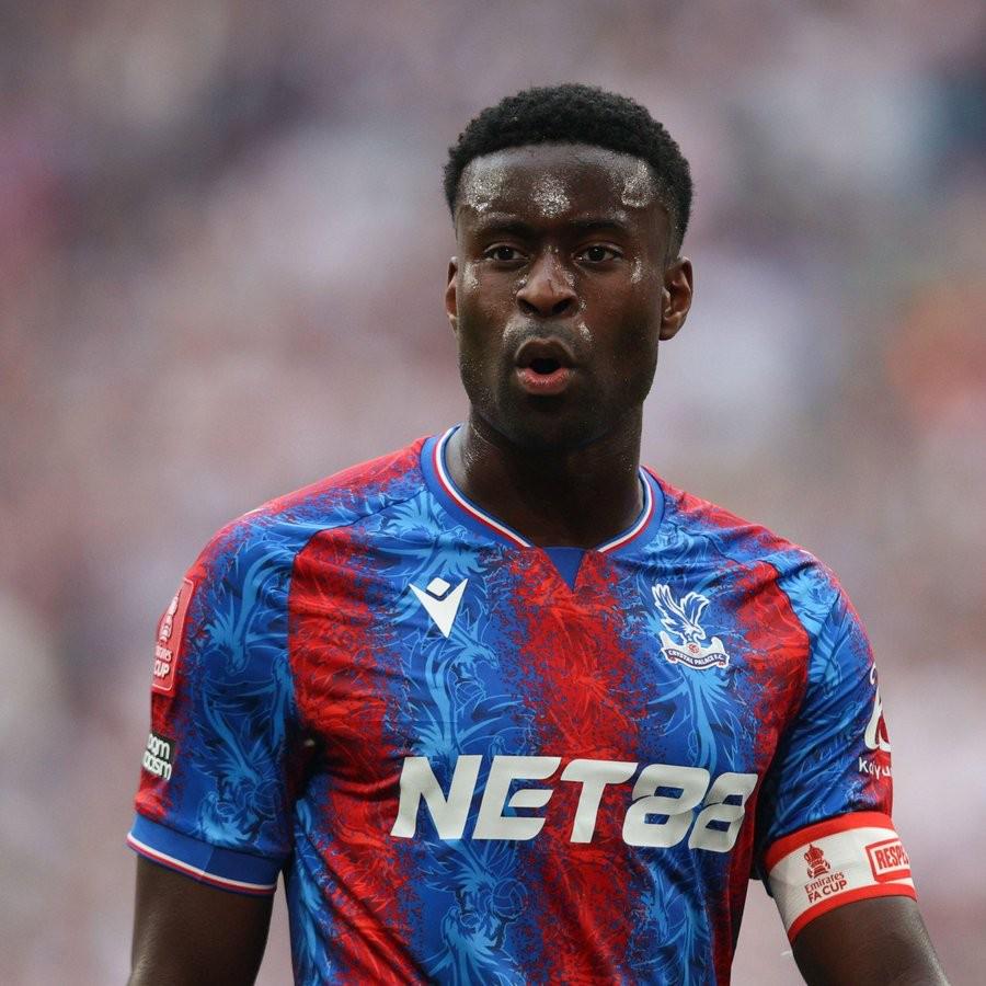 電訊報：熱刺追格伊，利物浦領(lǐng)先爭逐。