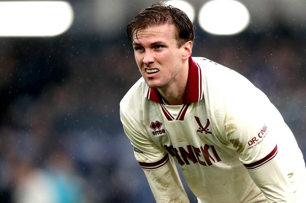 霍爾丁離隊(duì)，水晶宮謝菲聯(lián)科羅拉多領(lǐng)跑爭奪戰(zhàn)。