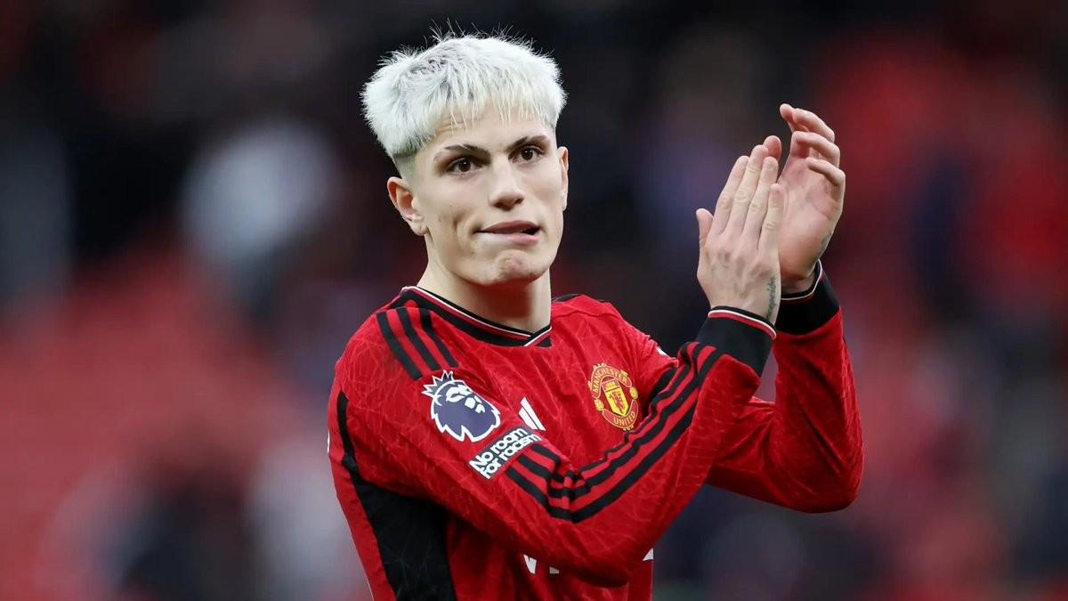 記者：維拉關(guān)注加納喬，或與沃特金斯獨(dú)立談判