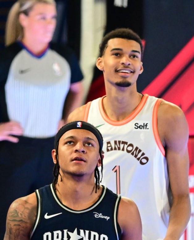 蒂格：班凱羅強于文班，因文班無成就。