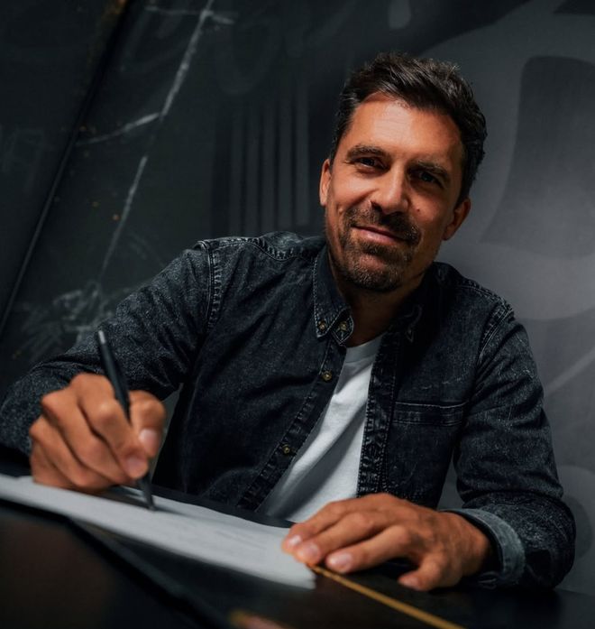 官方：德累斯頓迪納摩續(xù)約斯塔姆