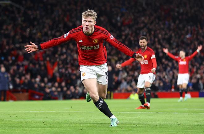 霍伊倫告知曼聯(lián)，不愿轉(zhuǎn)會(huì)萊比錫。英媒報(bào)道。