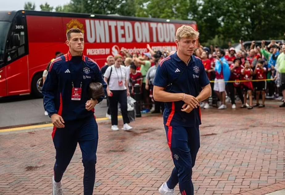 曼聯(lián)索價(jià)3000萬(wàn)鎊霍伊倫，米蘭租借加買斷共4300萬(wàn)鎊