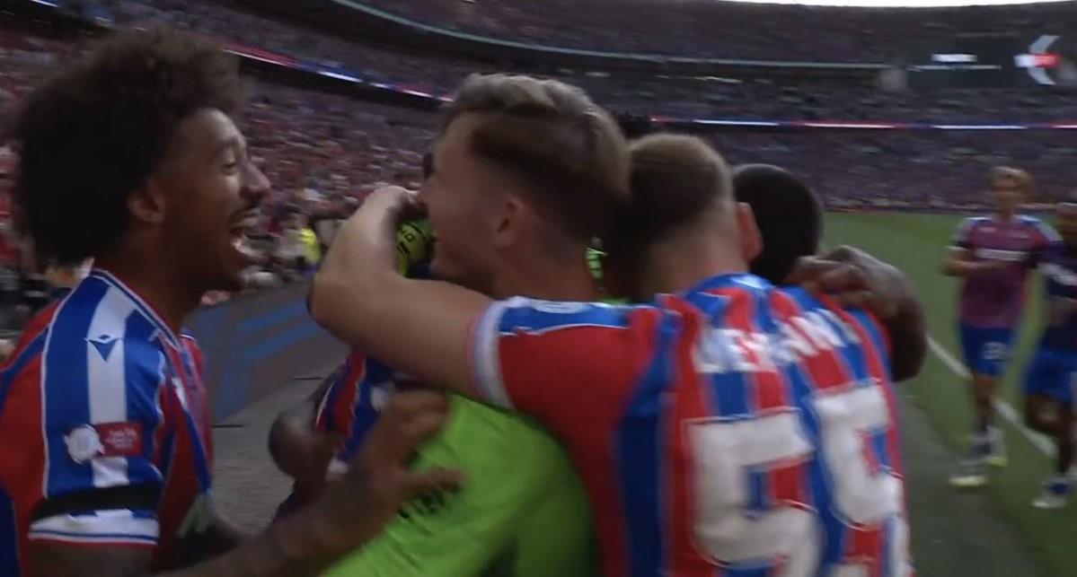 金量爆表，水晶宮雙勝利物浦、曼城，奪雙冠。