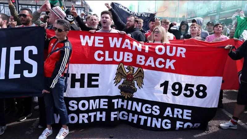 曼聯(lián)球迷組織1958因反拉爵計(jì)劃遭批，英超首輪抗議。