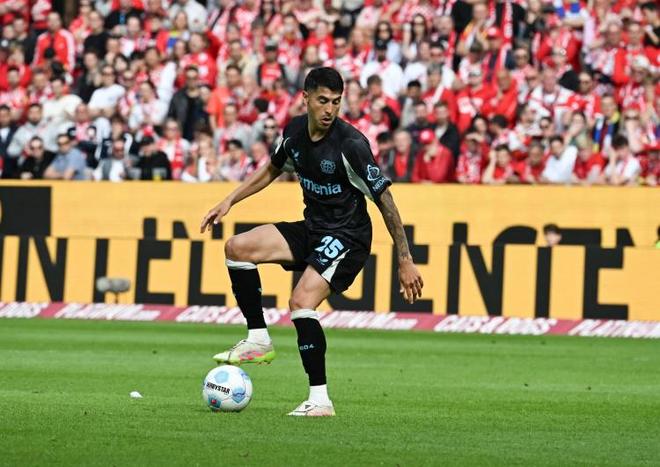 記者：藥廠等吉達(dá)國(guó)民報(bào)價(jià)帕拉西奧斯，推遲考慮英超報(bào)價(jià)。