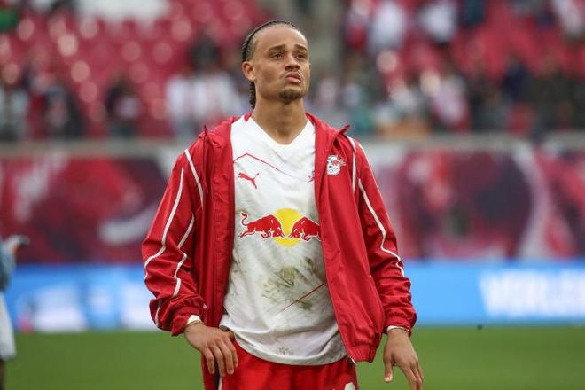 萊比錫總監(jiān)：西蒙斯仍為隊(duì)員，夏窗未閉，未來(lái)難料。