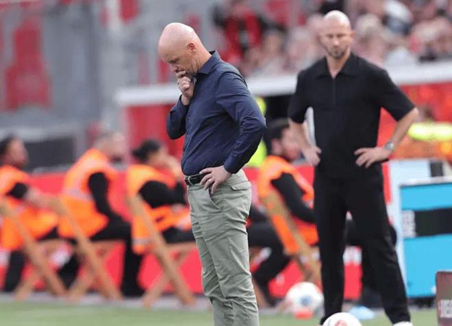 滕哈赫新帥兩戰(zhàn)定生死，恐遭下課危機(jī)。夏窗大換血，需贏球自救。