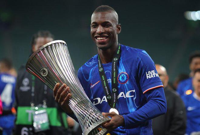 德媒：杰克遜拜仁11號，定妝照拍攝中