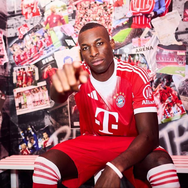 埃貝爾談雅克松留隊(duì)意愿，欲為拜仁效力。