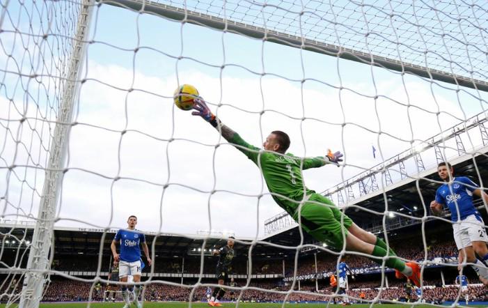 埃弗頓續(xù)約皮克福德，他屬隊內(nèi)高薪三將之一。