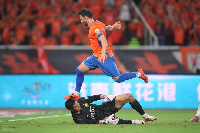 中超終局泰山奪冠，國安失利四大皆空。